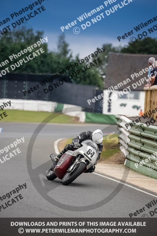 Vintage motorcycle club;eventdigitalimages;mallory park;mallory park trackday photographs;no limits trackdays;peter wileman photography;trackday digital images;trackday photos;vmcc festival 1000 bikes photographs